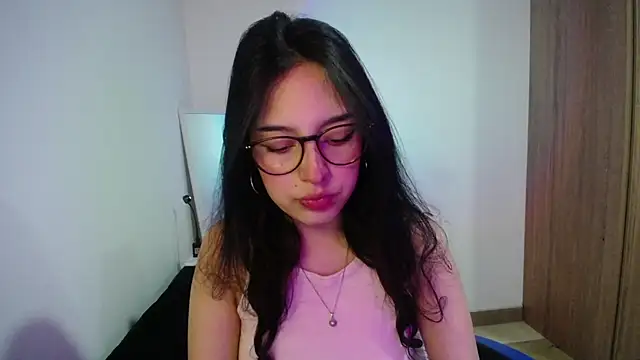 Snapshot of immisssilver chatting on September 2025 01:40:02 AM immisssilver online show from September 2025 01:40:02 AM