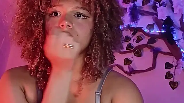 Blondiecurly online show from February 2026 03:19:01 PM