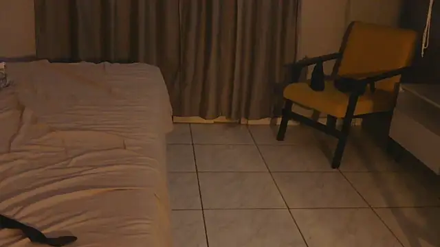 Snapshot of TrisalQuente chatting on February 2026 07:51:01 AM TrisalQuente online show from February 2026 07:51:01 AM