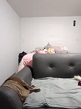 Snapshot of Estefania_Arce chatting on March 2026 12:06:02 AM Estefania Arce online show from March 2026 12:06:02 AM