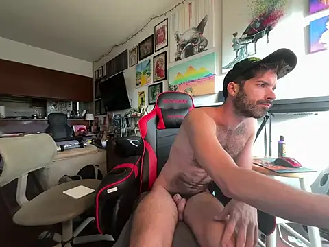 Snapshot of Pupscritch chatting on May 2026 01:41:01 PM Pupscritch online show from May 2026 01:41:01 PM