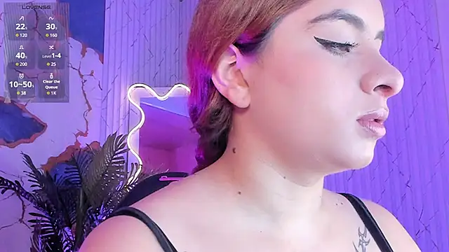 Snapshot of Naomy_tay1 chatting on May 2026 03:33:01 AM Naomy tay1 online show from May 2026 03:33:01 AM