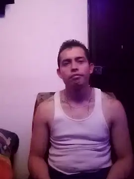 PitudoWuero online show from September 2025 12:27:01 PM