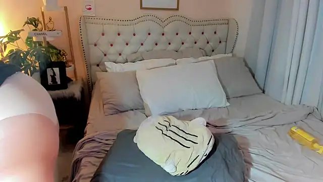 SweetHoney369 online show from November 2025 12:13:02 AM