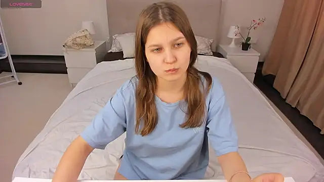 Elle Ellise online show from May 2026 07:37:01 AM
