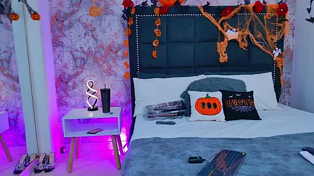 Snapshot of Angelique_Angell chatting on October 2025 07:56:02 PM Angelique Angell online show from October 2025 07:56:02 PM