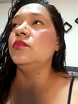 Laurasofia01 online show from October 2025 03:31:02 PM