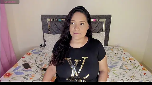 Laurasofia01 online show from March 2026 01:34:02 AM