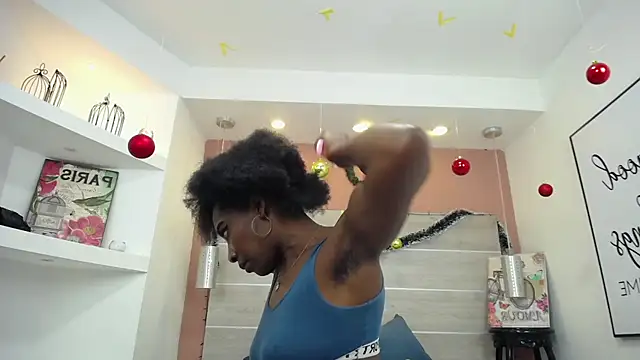 Snapshot of AlexandraCambell chatting on December 2025 01:12:02 AM AlexandraCambell online show from December 2025 01:12:02 AM