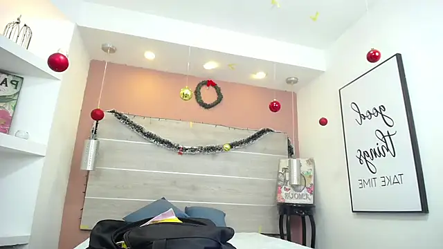 Snapshot of AlexandraCambell chatting on January 2026 11:36:02 AM AlexandraCambell online show from January 2026 11:36:02 AM