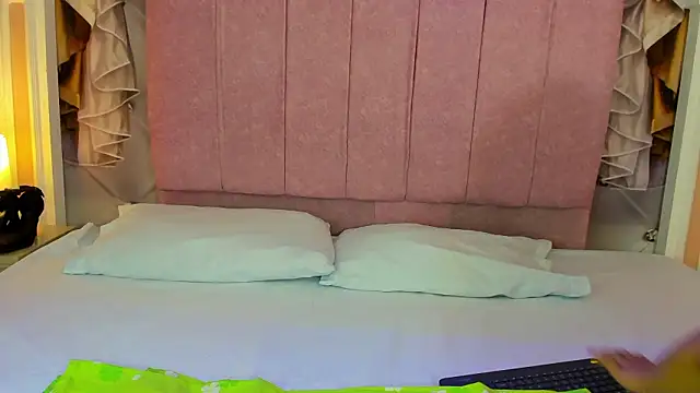 mishell lovely online show from February 2026 01:39:02 PM