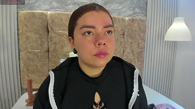 leilapons online show from January 2026 05:17:02 PM