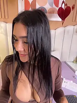 noa moon online show from February 2026 04:52:01 AM