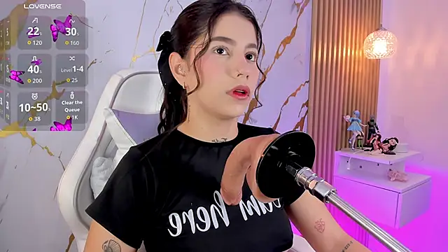 alissaowens  online show from November 2025 10:18:02 AM