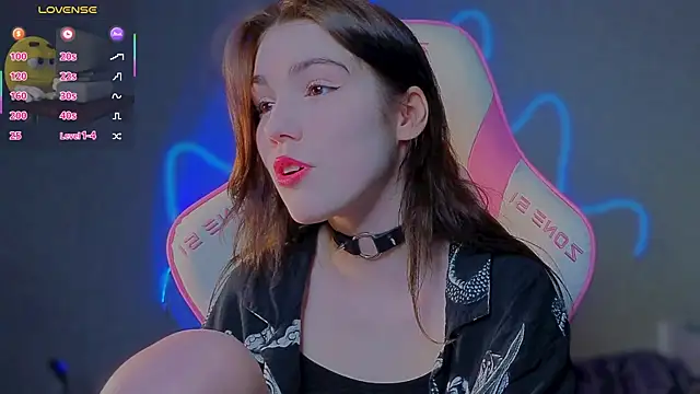 Snapshot of Sophie_SkyAngel chatting on May 2026 06:31:02 AM Sophie SkyAngel online show from May 2026 06:31:02 AM
