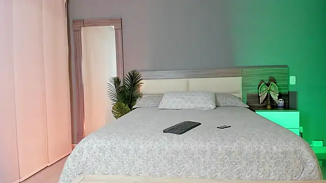 Alaiaguerra online show from September 2025 07:38:01 PM