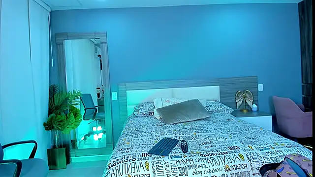 Alaiaguerra online show from October 2025 07:34:01 PM