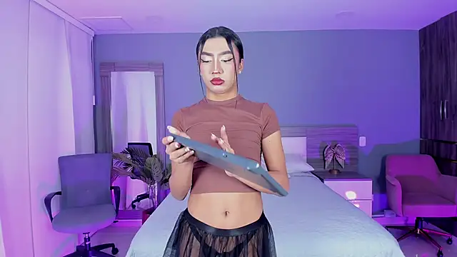 Alaiaguerra online show from November 2025 08:09:02 PM