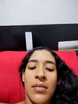 Snapshot of Amber-Sweett chatting on November 2025 02:13:01 AM Amber-Sweett online show from November 2025 02:13:01 AM