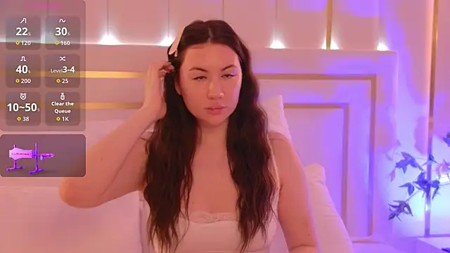 Snapshot of MeganStrain chatting on October 2025 03:07:02 AM MeganStrain online show from October 2025 03:07:02 AM