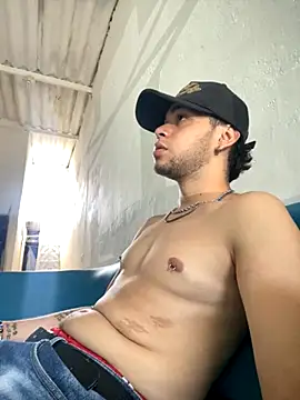 Snapshot of enzo_vittale03_ chatting on September 2025 06:33:02 PM enzo vittale03 online show from September 2025 06:33:02 PM