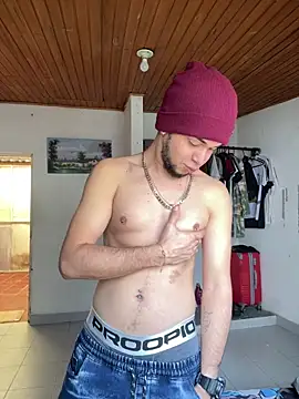 Snapshot of enzo_vittale03_ chatting on December 2025 05:29:01 PM enzo vittale03 online show from December 2025 05:29:01 PM