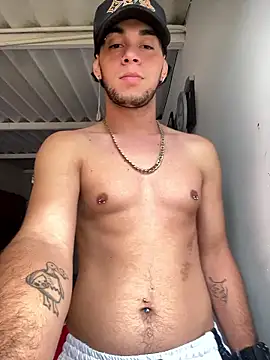 Snapshot of enzo_vittale03_ chatting on January 2026 09:50:02 PM enzo vittale03 online show from January 2026 09:50:02 PM