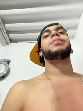 Snapshot of enzo_vittale03_ chatting on February 2026 12:26:02 AM enzo vittale03 online show from February 2026 12:26:02 AM