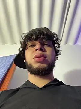 Snapshot of enzo_vittale03_ chatting on February 2026 06:25:01 PM enzo vittale03 online show from February 2026 06:25:01 PM