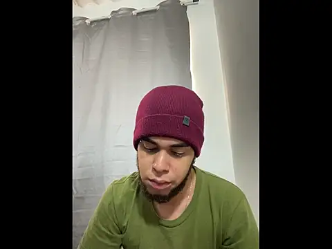 Snapshot of enzo_vittale03_ chatting on February 2026 04:37:02 PM enzo vittale03 online show from February 2026 04:37:02 PM