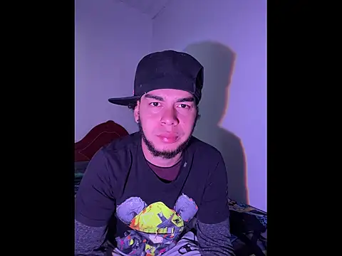 Snapshot of enzo_vittale03_ chatting on February 2026 02:26:02 PM enzo vittale03 online show from February 2026 02:26:02 PM