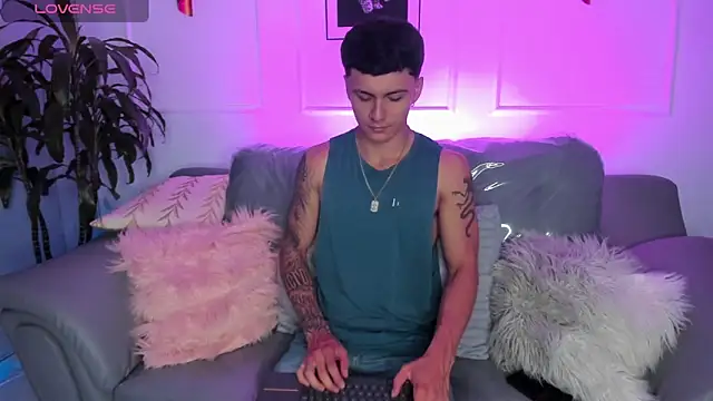 Leo santoro online show from February 2026 01:40:01 PM