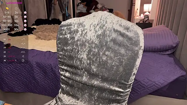 Snapshot of emily_is_here_ chatting on November 2025 04:37:01 AM emily is here online show from November 2025 04:37:01 AM