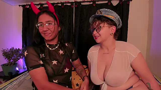 Snapshot of CrazyCakes_ chatting on October 2025 03:42:02 AM CrazyCakes  online show from October 2025 03:42:02 AM