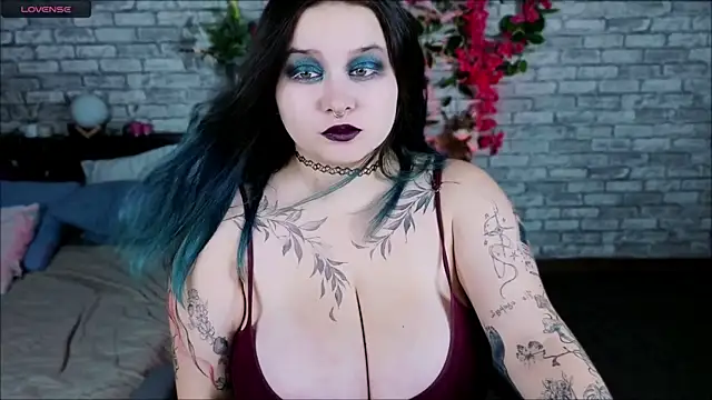 Mira Fyre online show from October 2025 08:28:02 PM