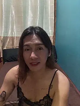 pretty TRANSjona online show from October 2025 05:26:02 AM