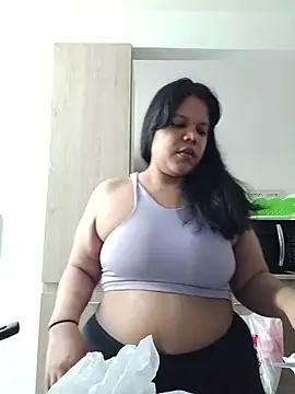 Maymoonx online show from May 2026 09:41:01 PM