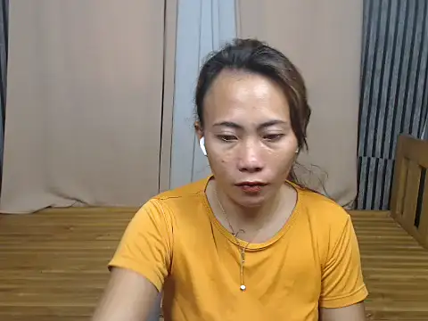 joanpetite online show from October 2025 12:01:02 AM