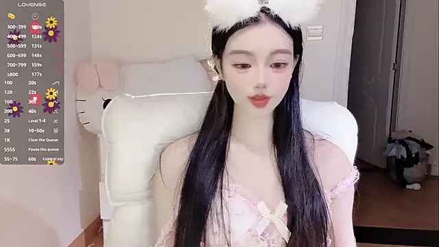 MM-feifei online show from November 2025 04:52:02 PM