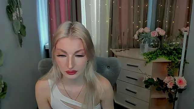 Snapshot of Sarrah_blush chatting on September 2025 08:16:01 AM Sarrah blush online show from September 2025 08:16:01 AM