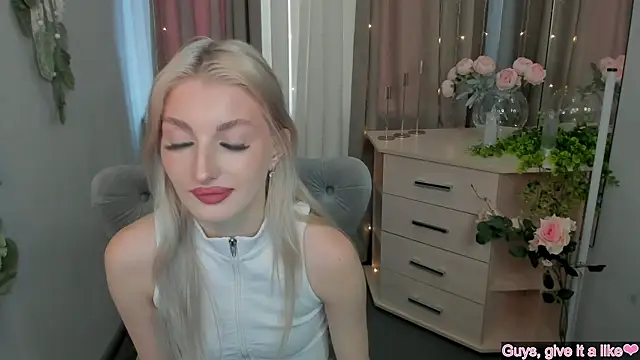 Snapshot of Sarrah_blush chatting on September 2025 08:16:01 AM Sarrah blush online show from September 2025 08:16:01 AM