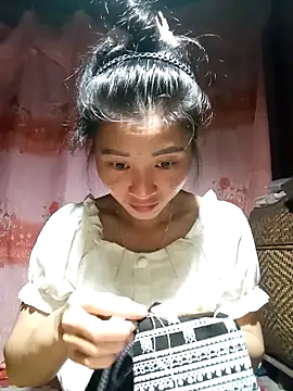 Snapshot of Phuongphuongg chatting on September 2025 02:11:01 PM Phuongphuongg online show from September 2025 02:11:01 PM