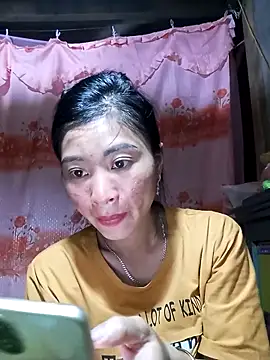 Snapshot of Phuongphuongg chatting on October 2025 04:10:02 AM Phuongphuongg online show from October 2025 04:10:02 AM