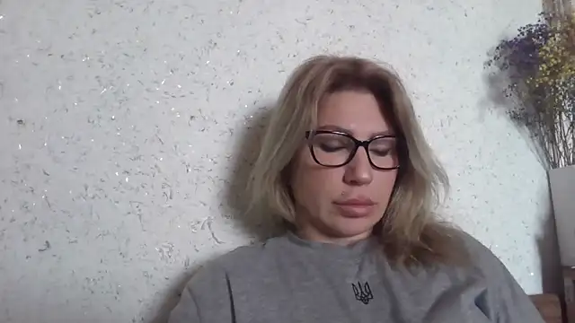 fox red lady7 online show from March 2026 07:16:02 AM