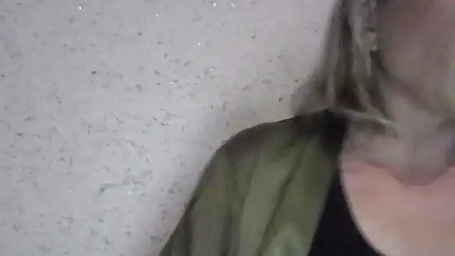 fox red lady7 online show from April 2026 04:00:01 PM