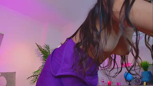 LUNAA    online show from April 2026 03:59:02 AM