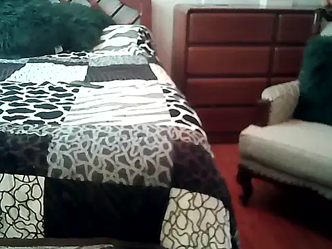 Snapshot of FallsForHerSmile chatting on November 2025 04:18:02 PM FallsForHerSmile online show from November 2025 04:18:02 PM