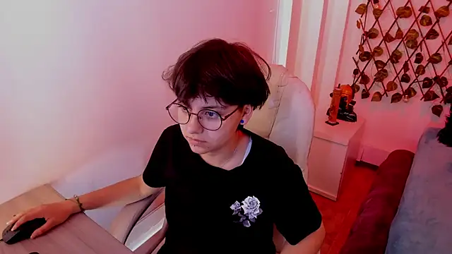 Nathaly ds online show from December 2025 08:04:01 PM