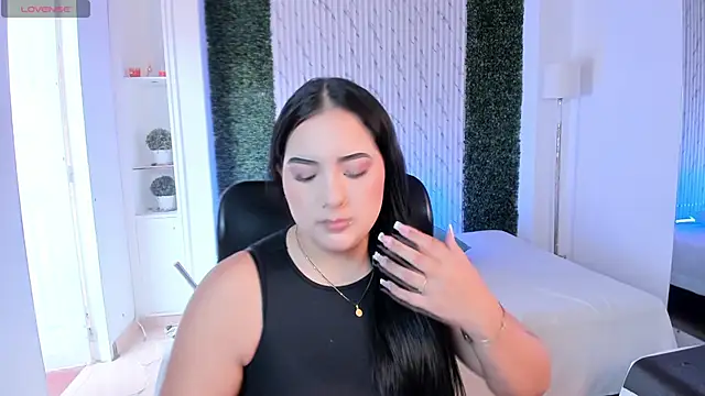 sofiacaramel online show from November 2025 03:14:02 PM