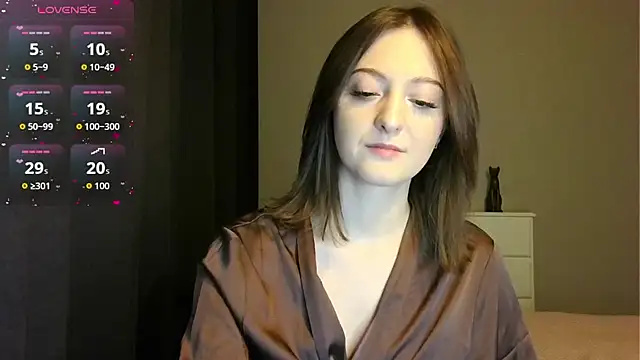 white liillyy online show from April 2026 09:45:01 PM